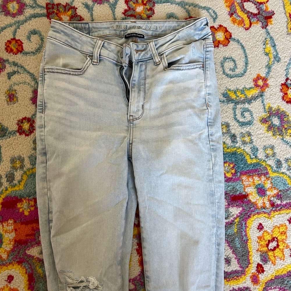 Woman’s American Eagle Jeans